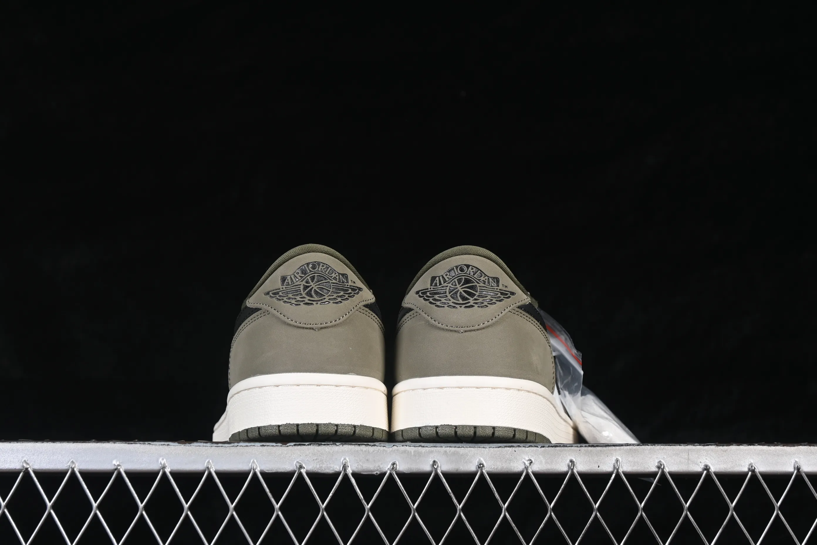 All categories Air Jordan Jordan series basketball shoes Air Jordan 1 Low Z version Travis Scott x Air Jordan 1 Low OG AJ1 Joe 1 undercut low top HQ6998-200